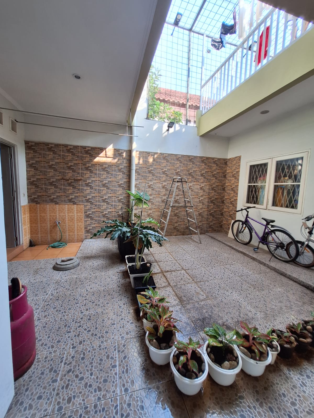 Rumah Disewakan Fully Furnished di Taman Dago Lippo Cikarang